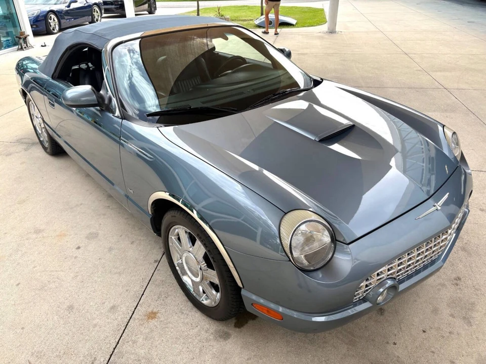 2005 Ford Thunderbird 11th Gen - Image 21 of 31