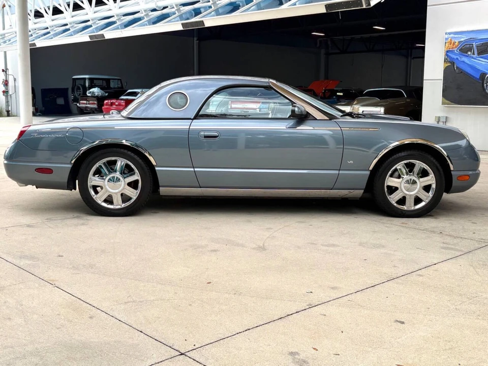 2005 Ford Thunderbird 11th Gen - Image 27 of 31