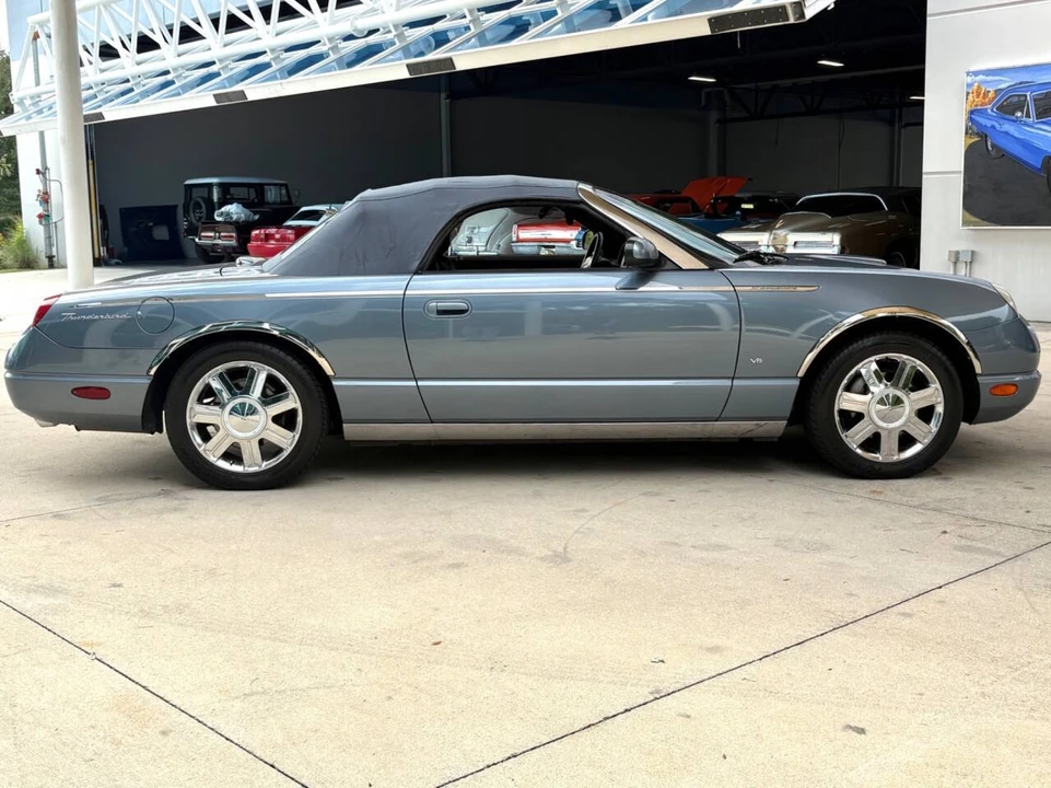 2005 Ford Thunderbird 11th Gen - Image 22 of 31