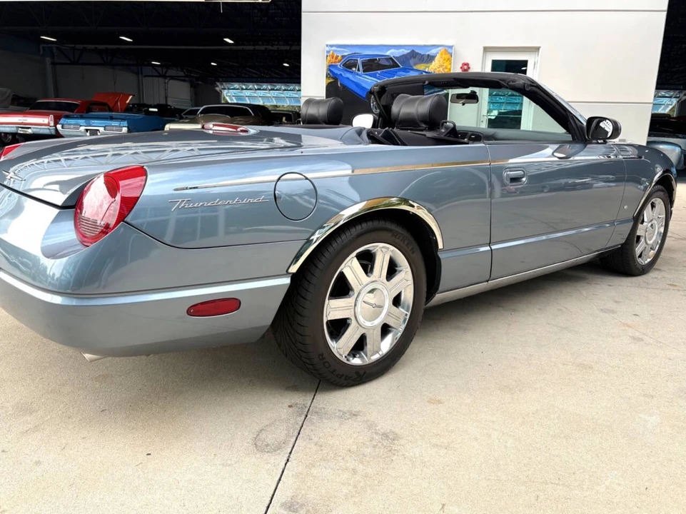 2005 Ford Thunderbird 11th Gen - Image 16 of 31