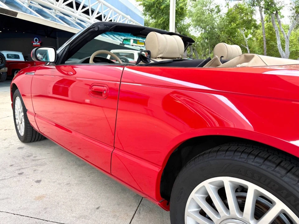 2005 Ford Thunderbird 11th Gen - Image 14 of 31
