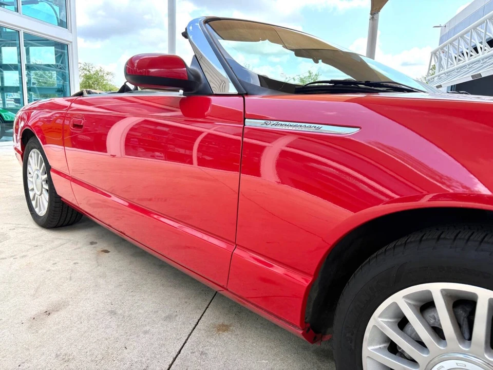 2005 Ford Thunderbird 11th Gen - Image 18 of 31