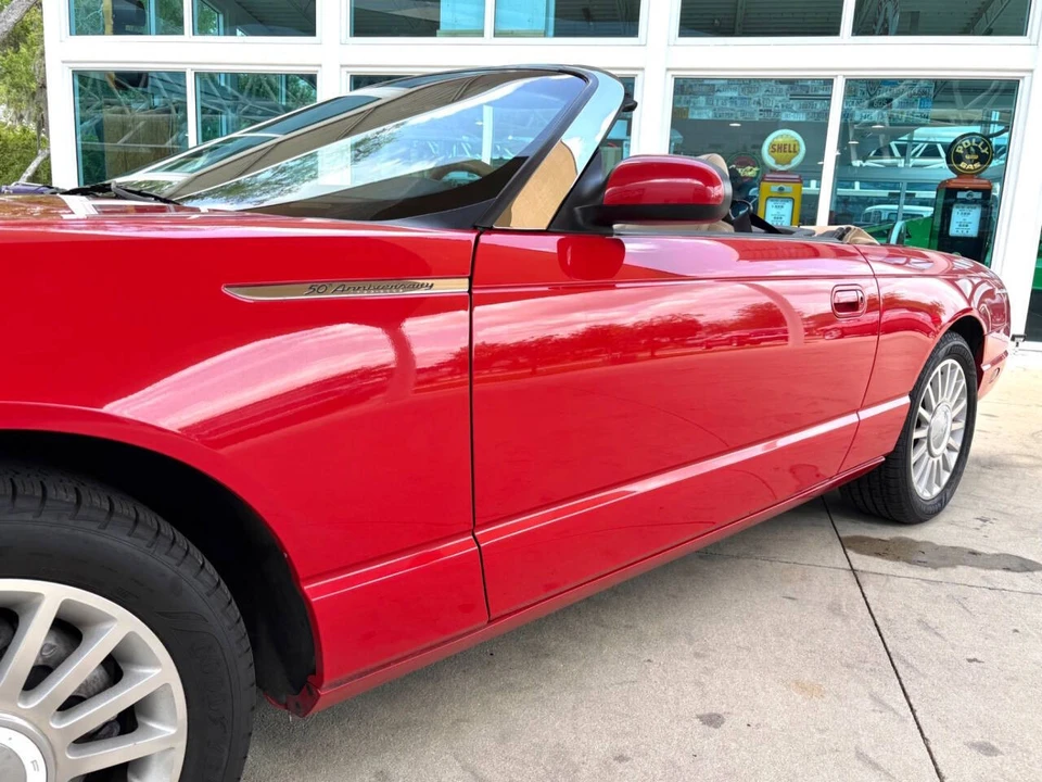2005 Ford Thunderbird 11th Gen - Image 13 of 31