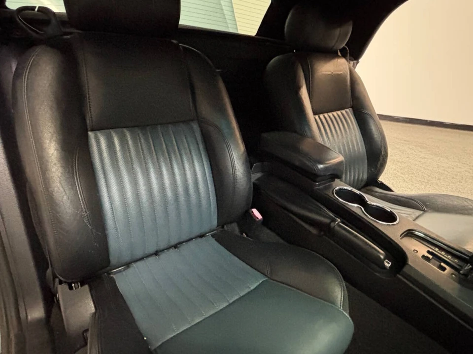 2005 Ford Thunderbird 11th Gen - Image 24 of 31
