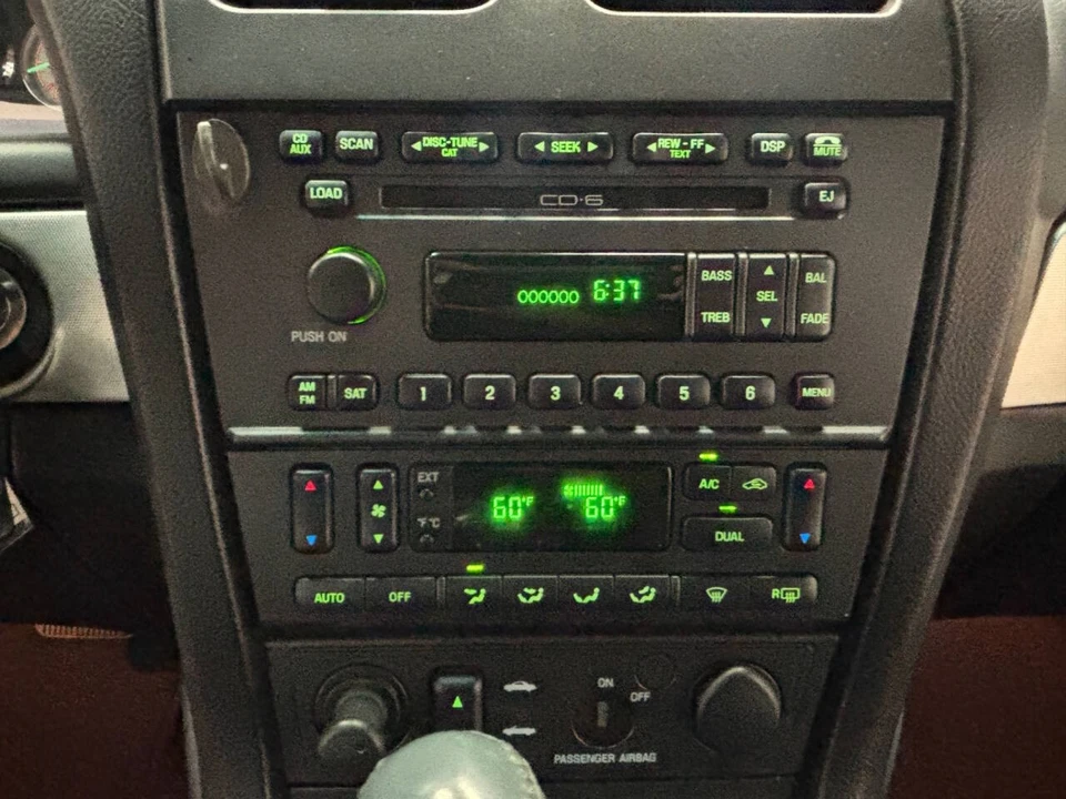 2005 Ford Thunderbird 11th Gen - Image 20 of 31
