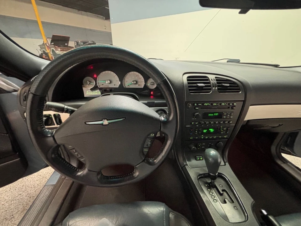 2005 Ford Thunderbird 11th Gen - Image 18 of 31