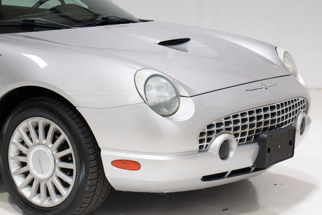 2005 Ford Thunderbird 11th Gen - Image 12 of 21