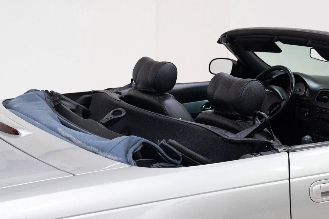 2005 Ford Thunderbird 11th Gen - Image 26 of 31