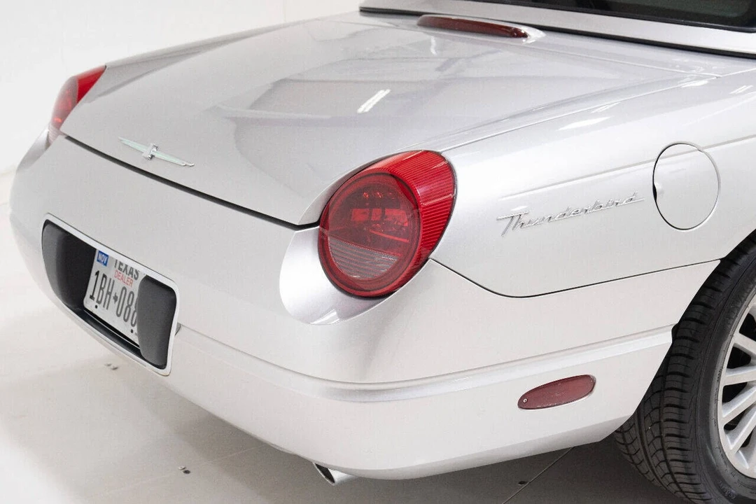 2005 Ford Thunderbird 11th Gen - Image 20 of 21