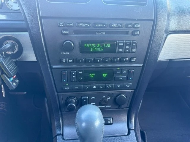 2005 Ford Thunderbird 11th Gen - Image 13 of 15