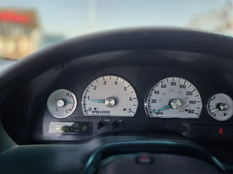 2005 Ford Thunderbird 11th Gen - Image 13 of 20