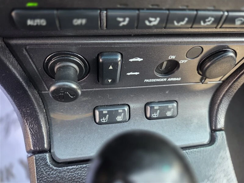 2005 Ford Thunderbird 11th Gen - Image 16 of 20