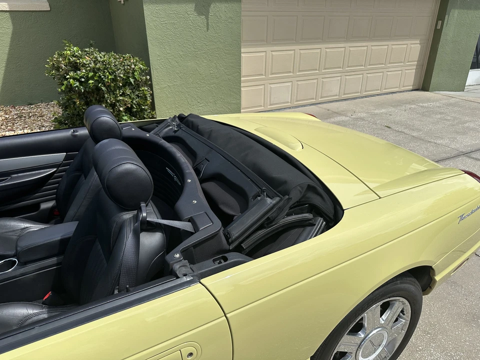 2005 Ford Thunderbird 11th Gen - Image 25 of 31