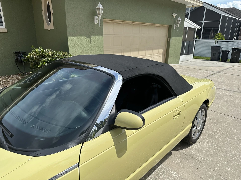 2005 Ford Thunderbird 11th Gen - Image 28 of 31