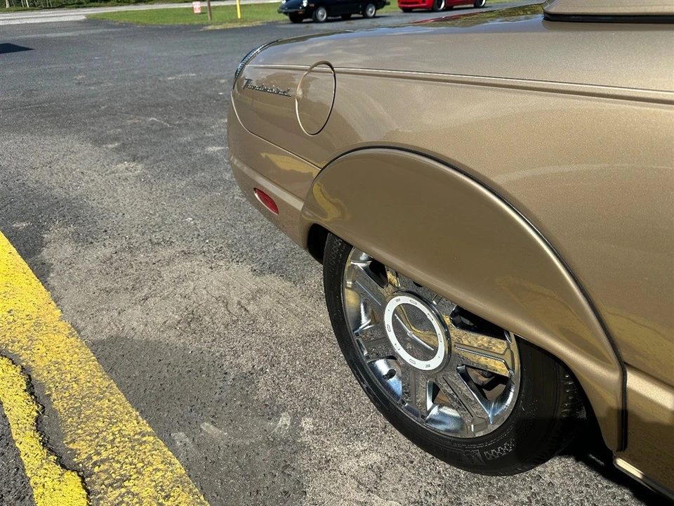 2005 Ford Thunderbird 11th Gen - Image 5 of 17