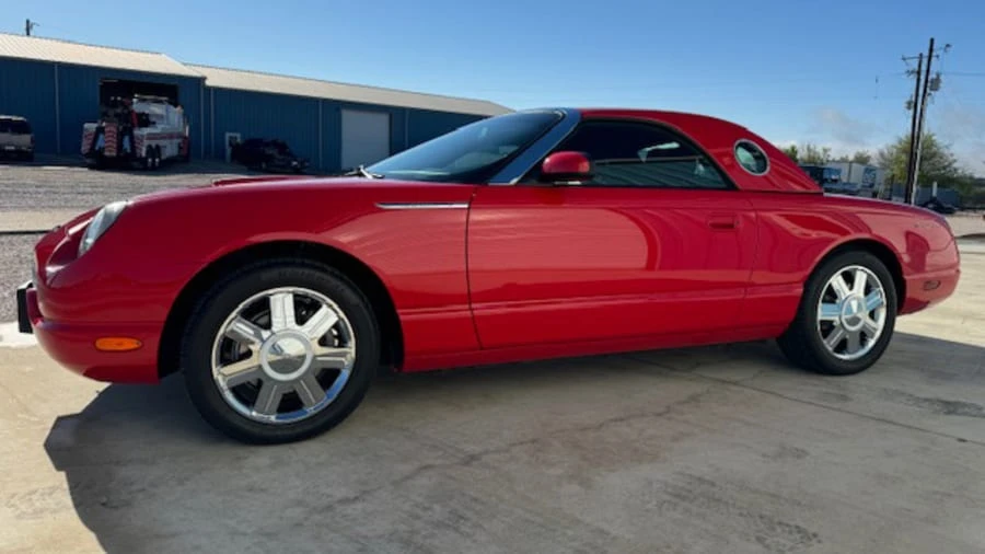 2005 Ford Thunderbird 11th Gen - Image 2 of 13