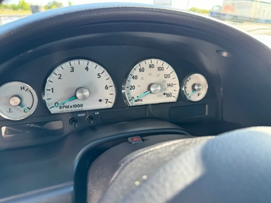 2005 Ford Thunderbird 11th Gen - Image 10 of 13