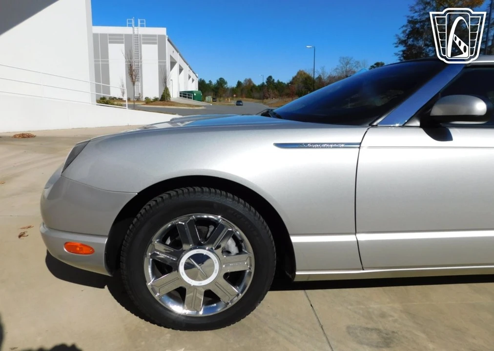 2005 Ford Thunderbird 11th Gen - Image 11 of 21