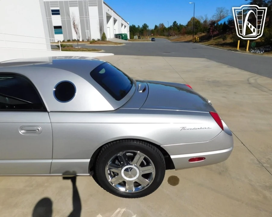 2005 Ford Thunderbird 11th Gen - Image 18 of 31