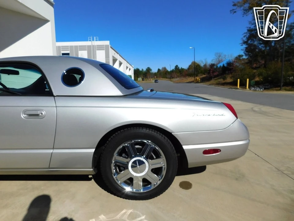 2005 Ford Thunderbird 11th Gen - Image 17 of 21