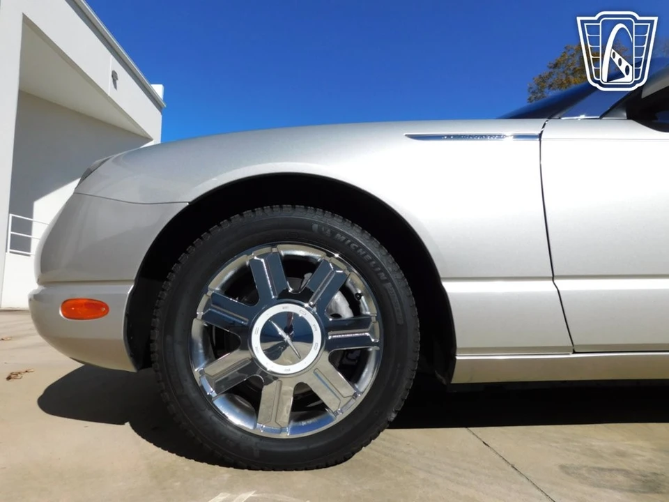 2005 Ford Thunderbird 11th Gen - Image 10 of 21
