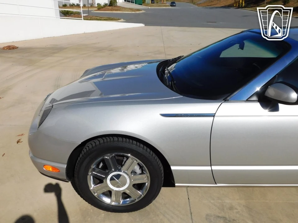 2005 Ford Thunderbird 11th Gen - Image 12 of 21