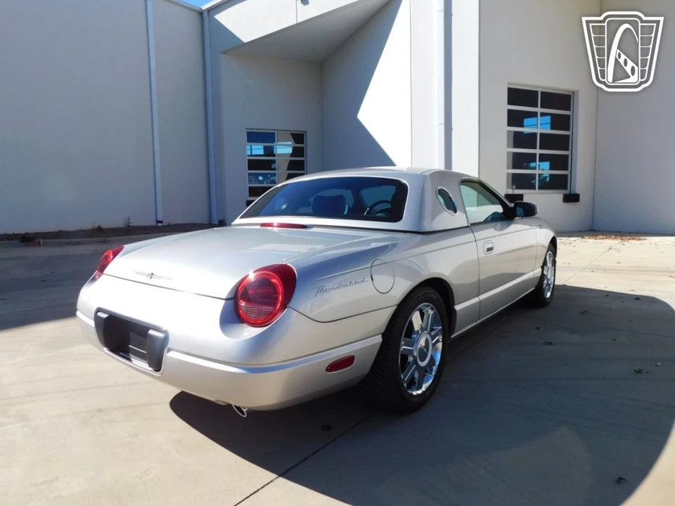 2005 Ford Thunderbird 11th Gen - Image 26 of 31