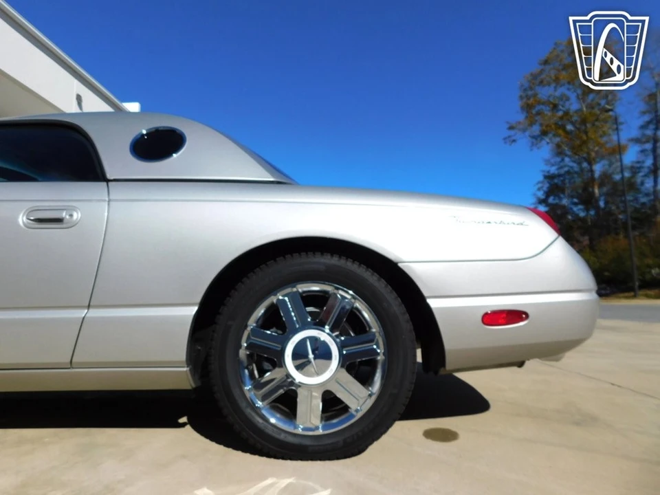 2005 Ford Thunderbird 11th Gen - Image 16 of 31