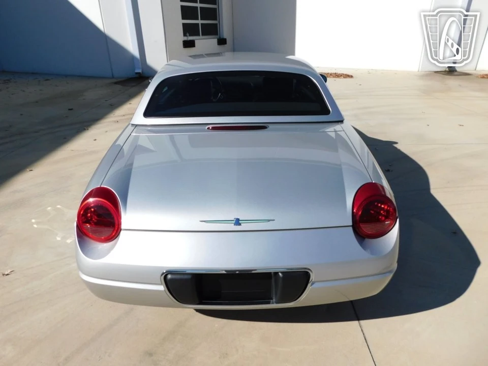 2005 Ford Thunderbird 11th Gen - Image 24 of 31