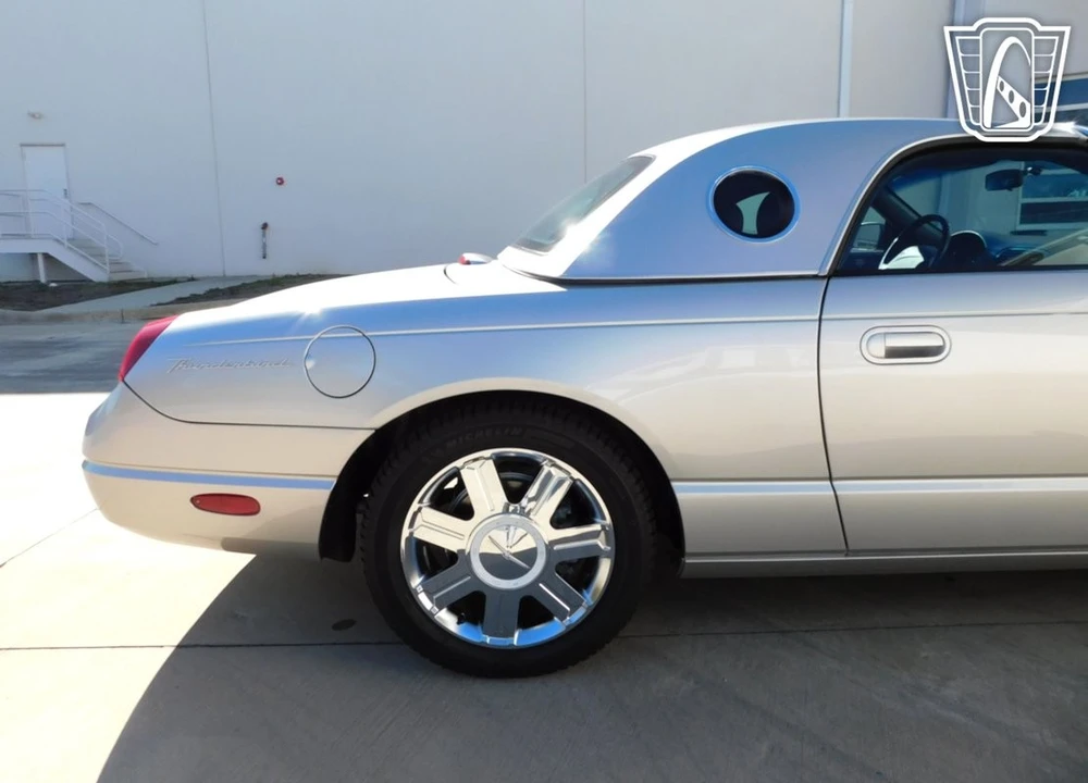 2005 Ford Thunderbird 11th Gen - Image 29 of 31