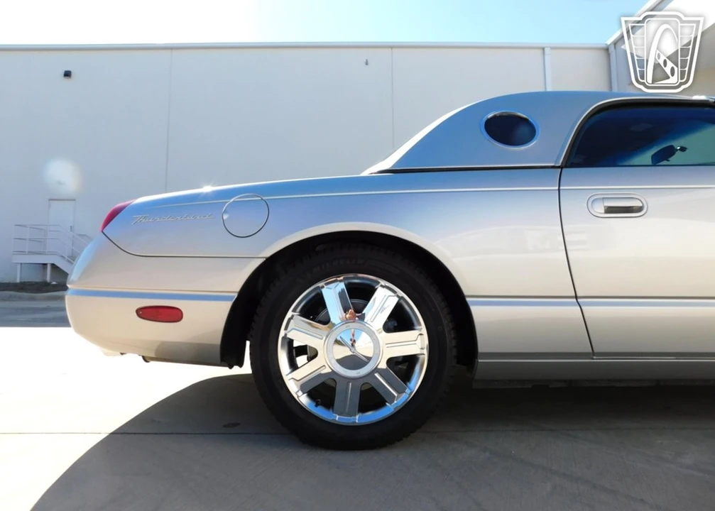 2005 Ford Thunderbird 11th Gen - Image 28 of 31