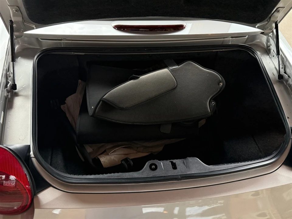 2005 Ford Thunderbird 11th Gen - Image 8 of 31