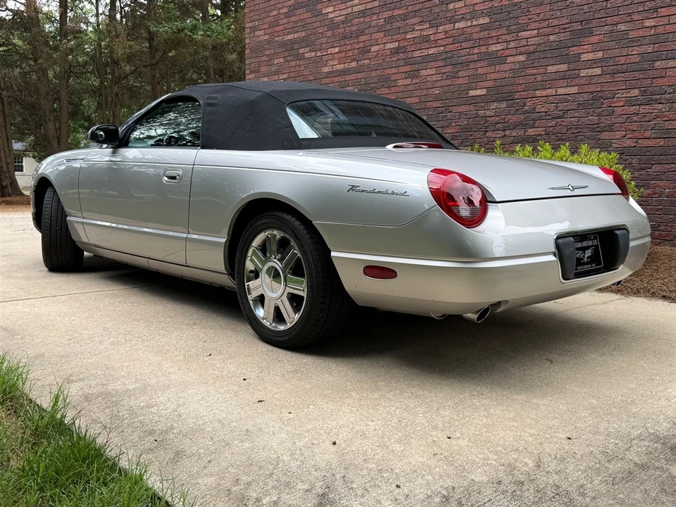 2005 Ford Thunderbird 11th Gen - Image 19 of 31