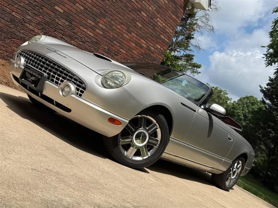 2005 Ford Thunderbird 11th Gen - Image 21 of 31