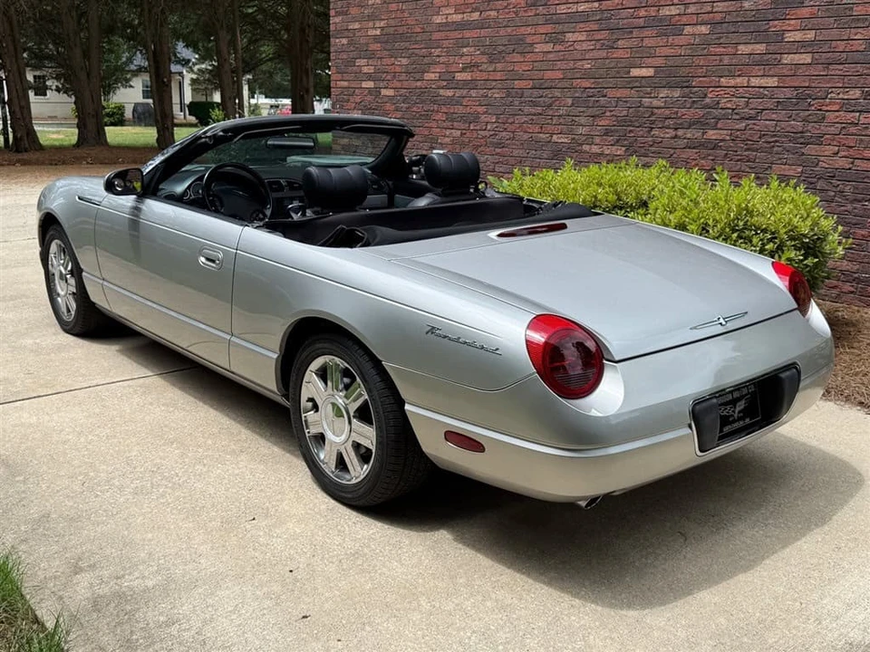 2005 Ford Thunderbird 11th Gen - Image 29 of 31
