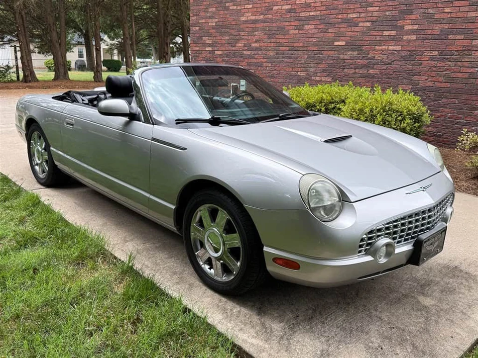 2005 Ford Thunderbird 11th Gen - Image 26 of 31