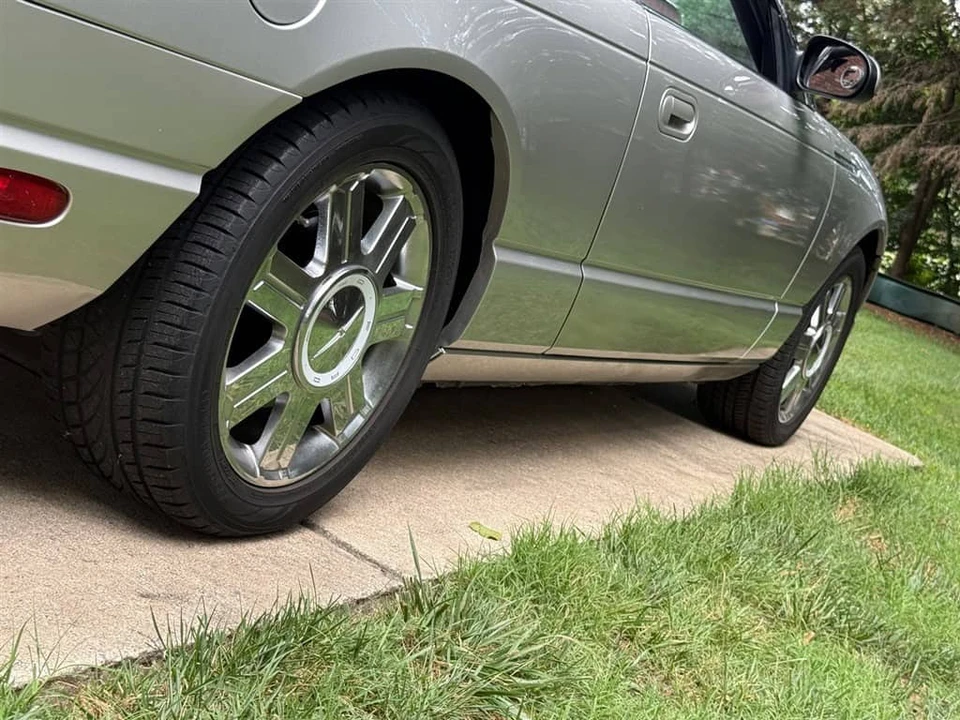 2005 Ford Thunderbird 11th Gen - Image 24 of 31