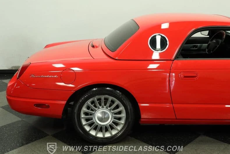 2005 Ford Thunderbird 11th Gen - Image 26 of 31