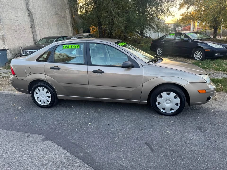 2005 Ford Focus 2nd Gen - Image 2 of 11