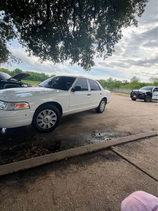 2005 Ford Crown Victoria - Image 3 of 4
