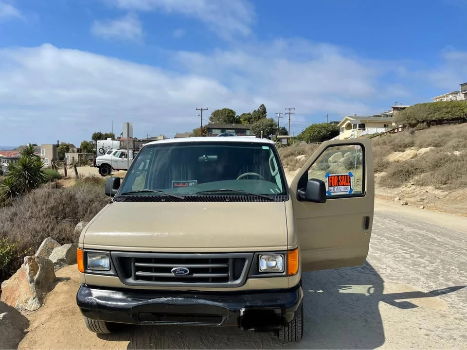 2005 Ford Econoline Van - Image 7 of 13