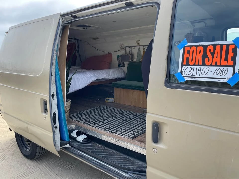 2005 Ford Econoline Van - Image 4 of 13