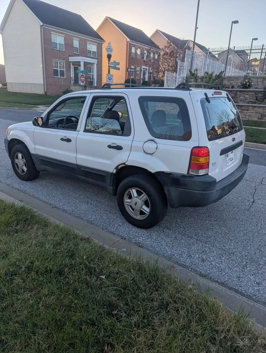 2005 Ford Escape - Image 4 of 7