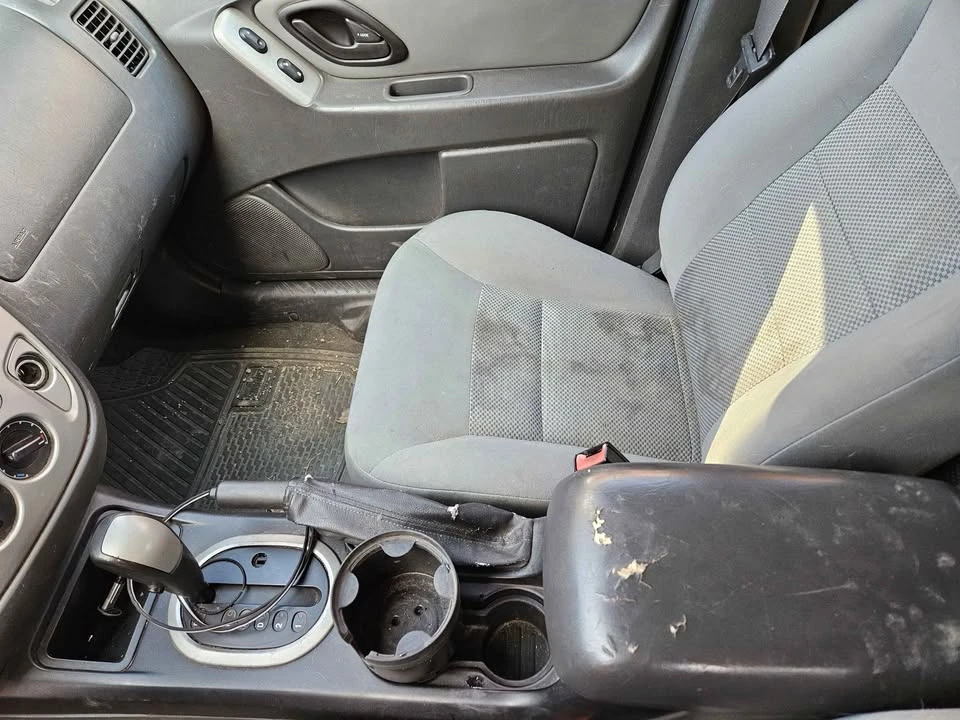 2005 Ford Escape - Image 2 of 6