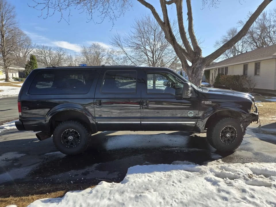 2005 Ford Excursion - Image 2 of 7