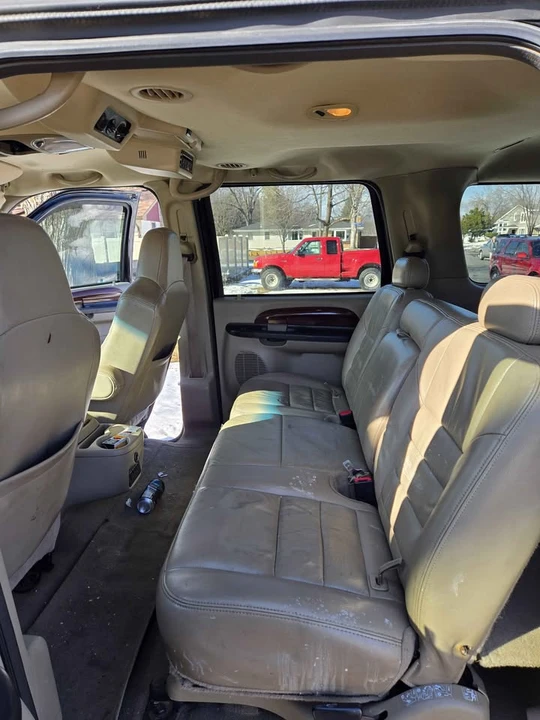 2005 Ford Excursion - Image 6 of 7
