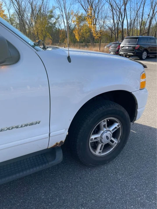 2005 Ford Explorer 3rd Gen - Image 8 of 12