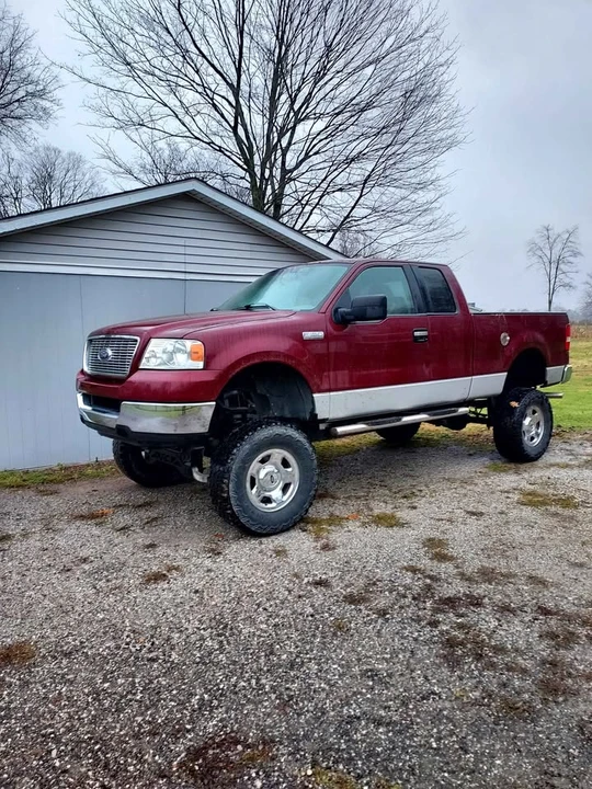 2005 Ford F-150 11th Gen - Image 2 of 2
