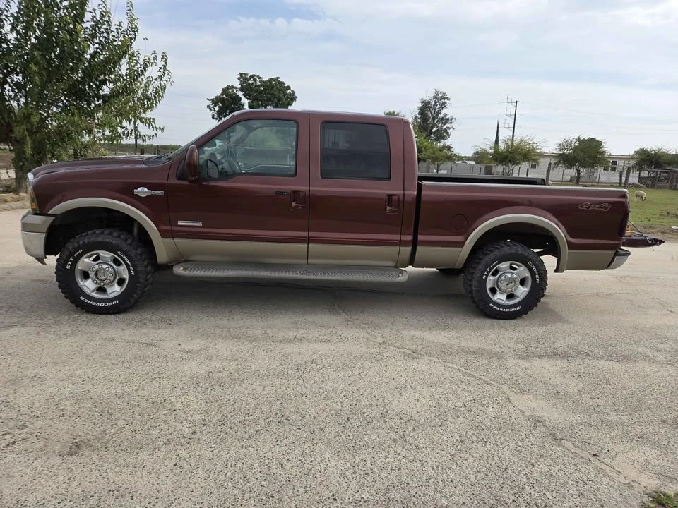 2005 Ford Super Duty 1st Gen - Image 2 of 3