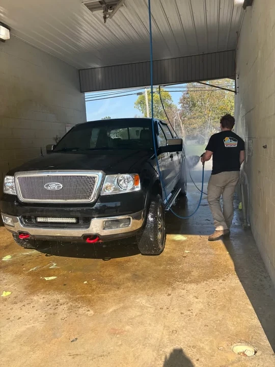2005 Ford F-150 11th Gen - Image 2 of 10